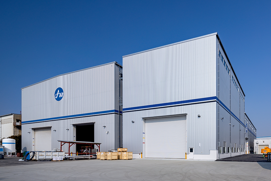 プラント製作工場（右が新設工場）